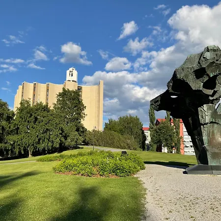 Retrohenkinen Taiteilijakoti - Kaleva * 坦佩雷