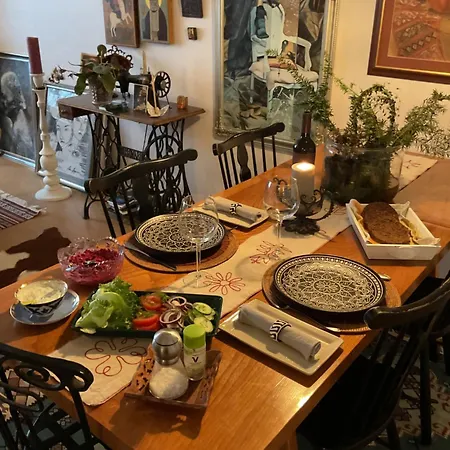 Retrohenkinen Taiteilijakoti - Kaleva *