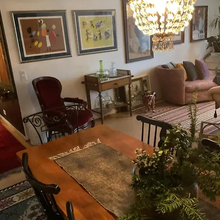 Retrohenkinen Taiteilijakoti - Kaleva * 坦佩雷